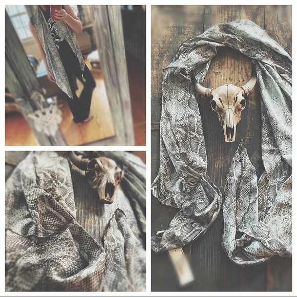 Snake Pattern Wrap - Picture 5 of 8